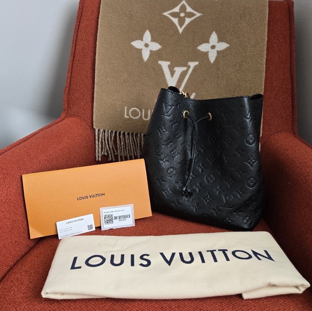 Louis Vuitton Neonoe Bag